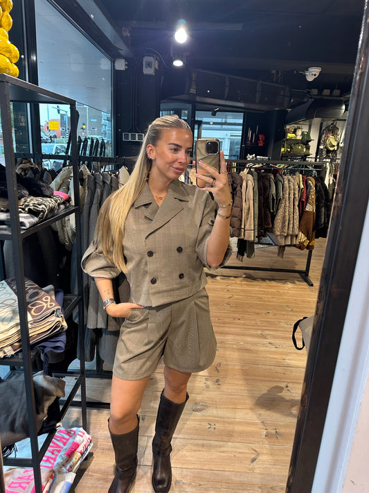 Short ‘Amber’