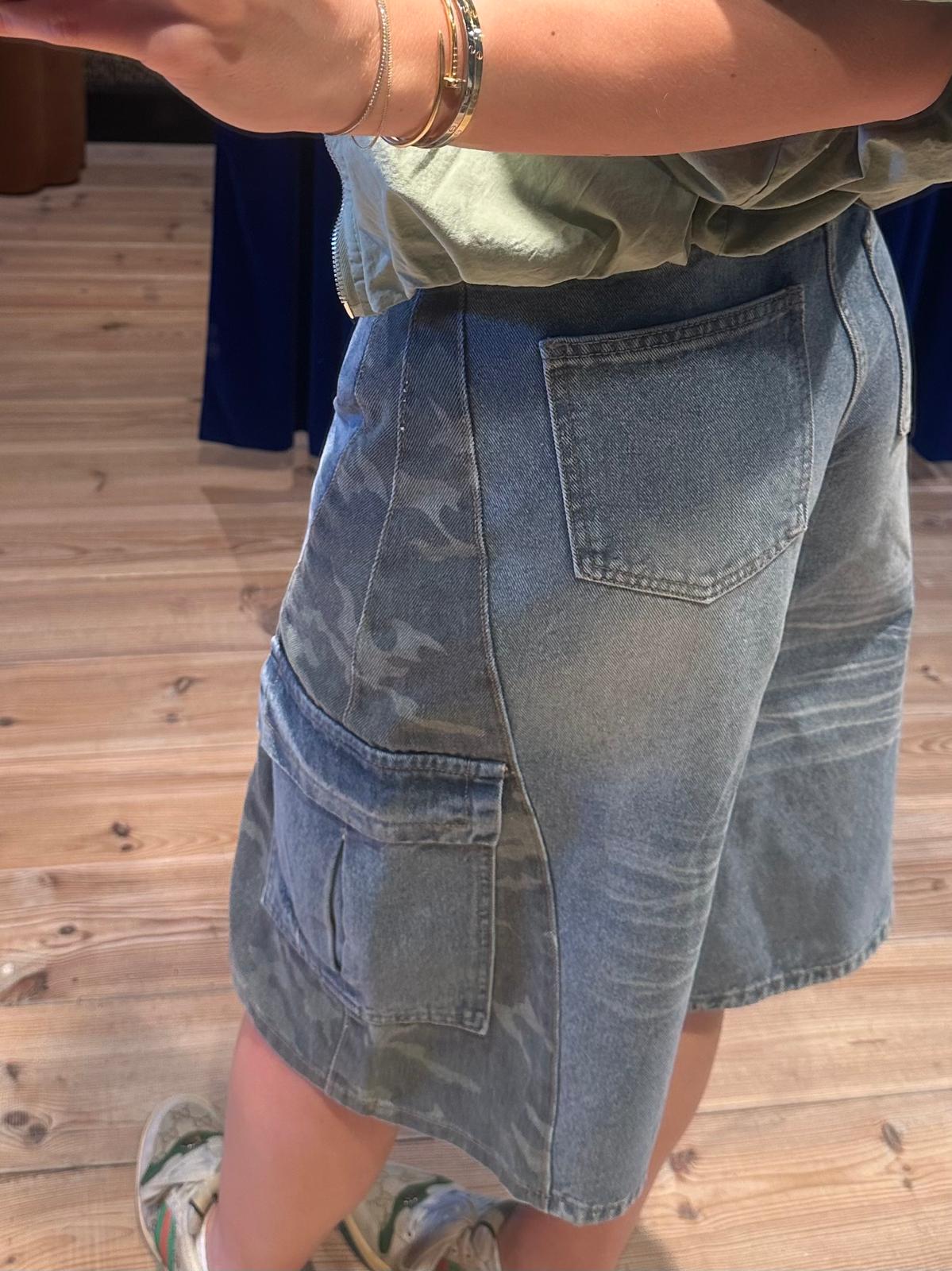 Jeans camouflage bermuda